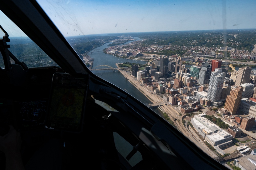 Alma mater: 911th AW crew of Pitt grads conducts flyover for Backyard Brawl