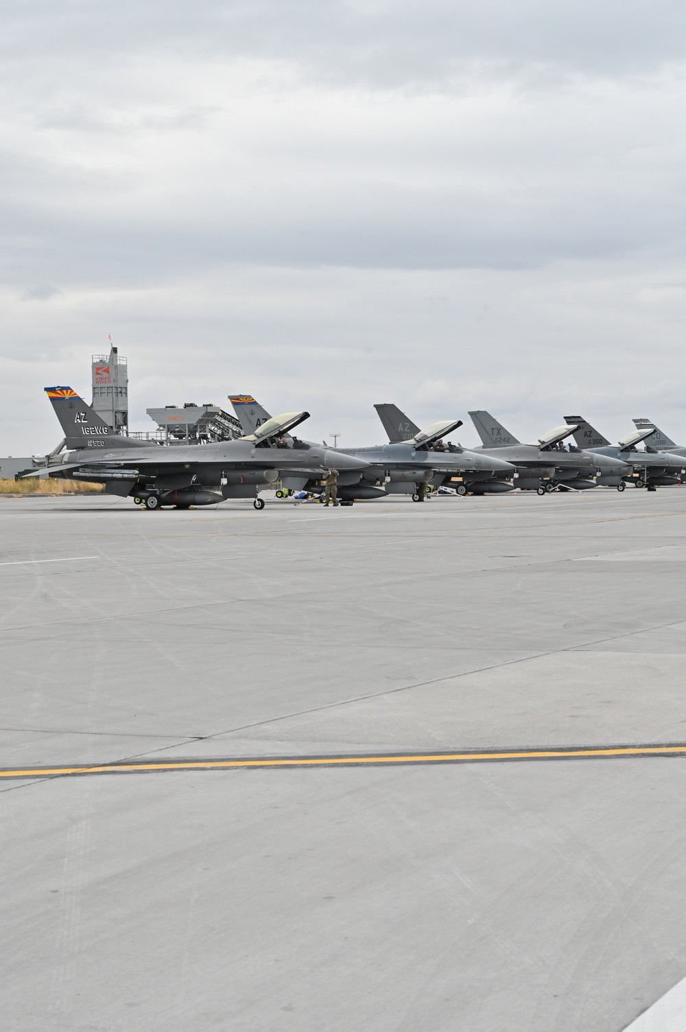 Arizona F-16s spend two weeks in Oregon