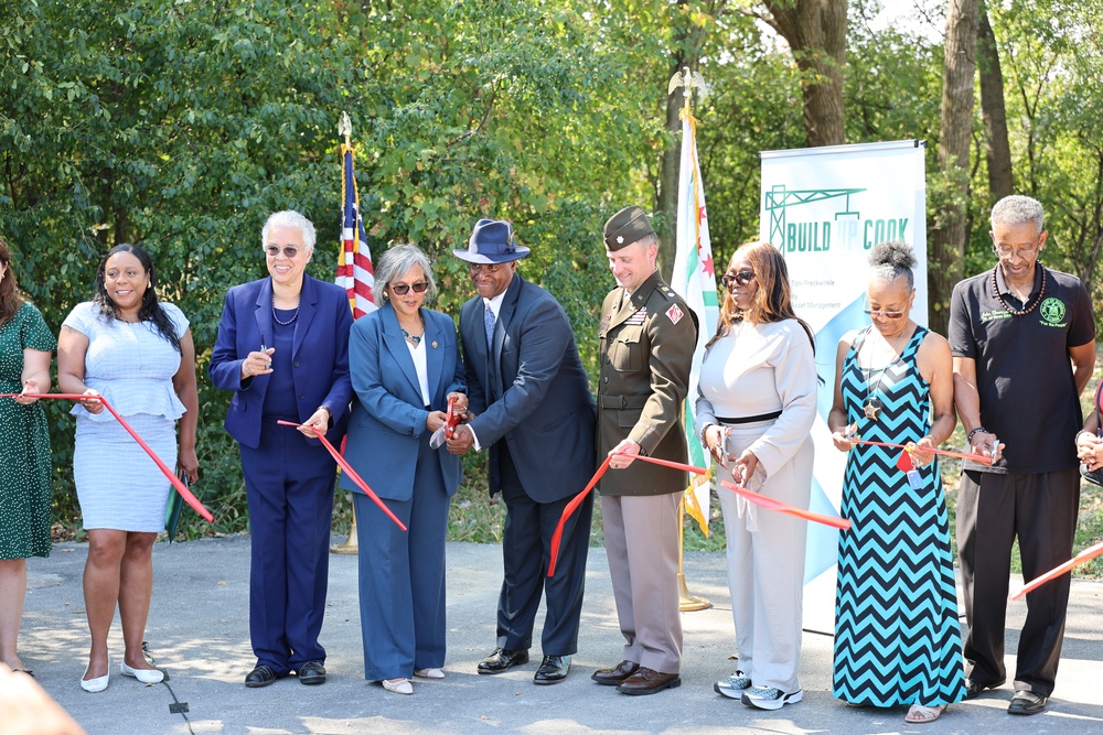 USACE and officials celebrate Dixmoor Water Main replacement