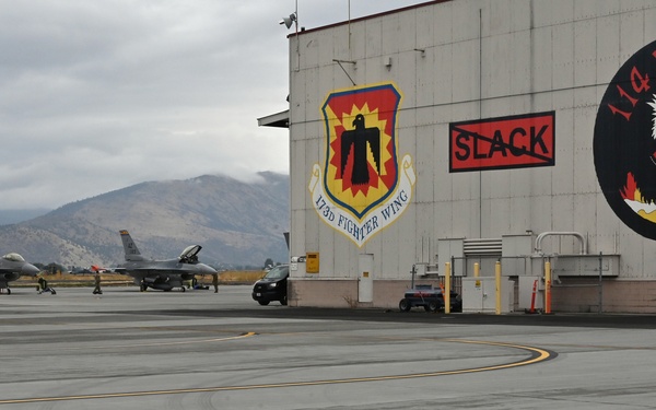 Arizona F-16s spend two weeks in Oregon