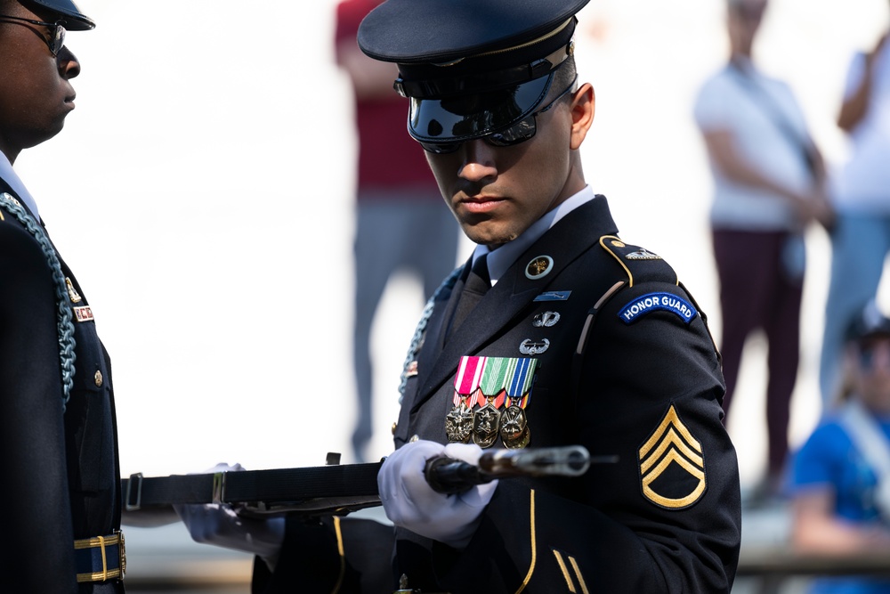 Members of Leadership VA Participate in a Public Wreath-Laying Ceremony at the Tomb of the Unknown Soldier