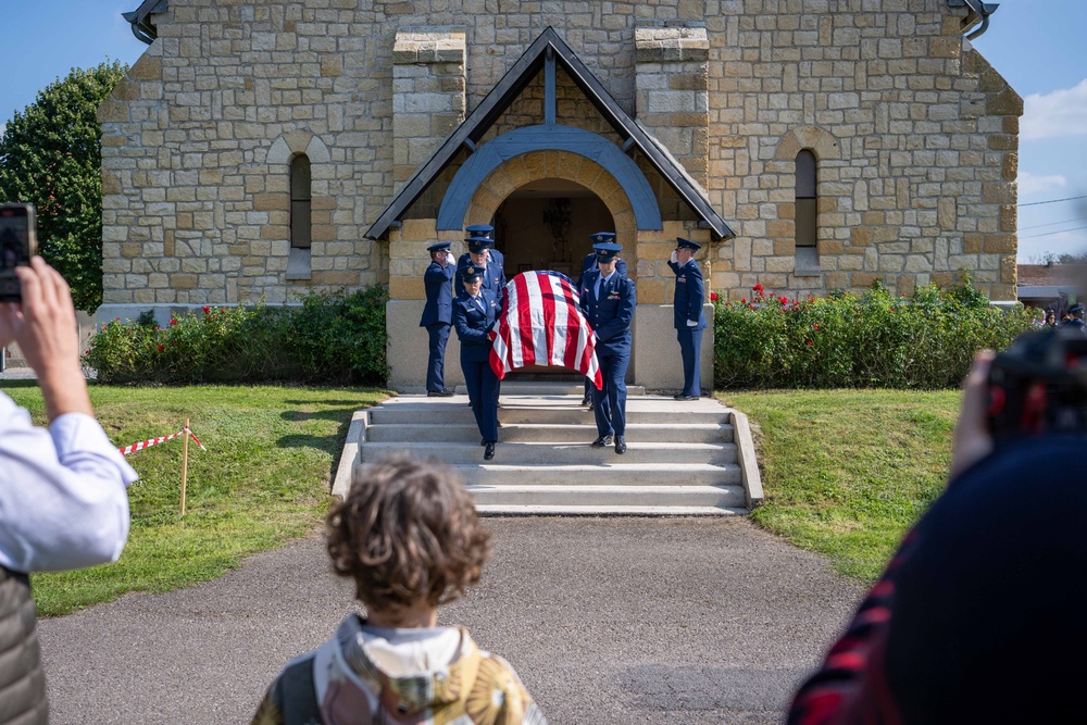 WW1 Ace Capt. Hamilton Coolidge Reinterred in Chevières After 106 Years