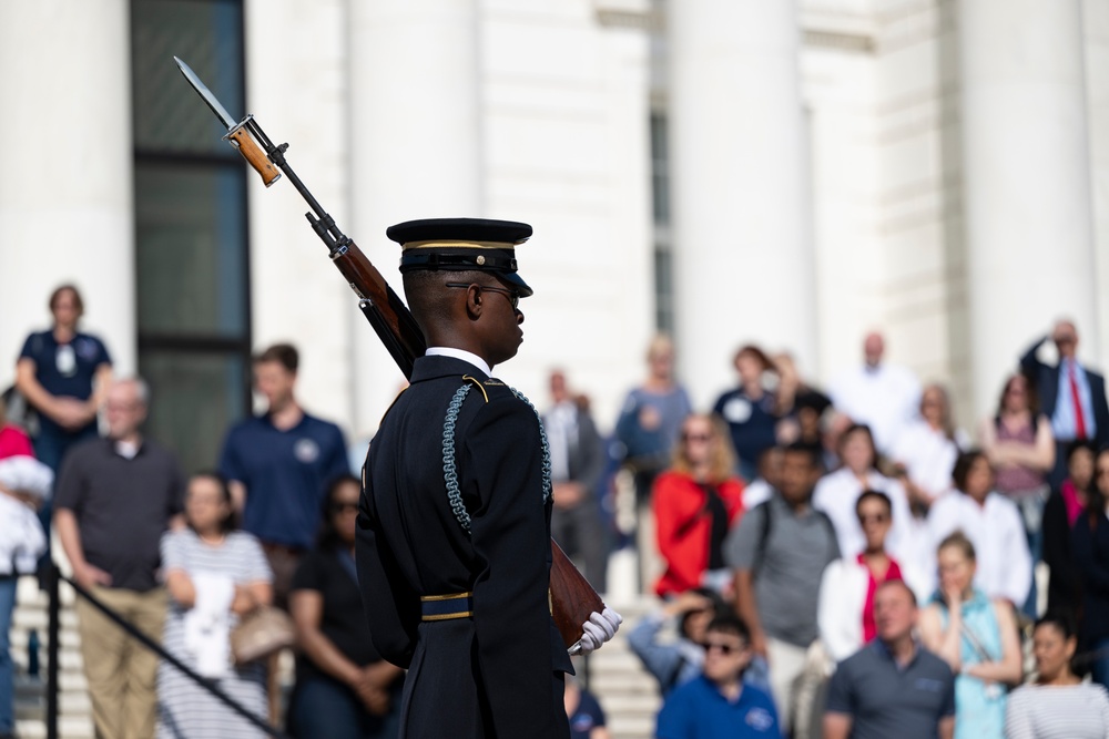 Members of Leadership VA Participate in a Public Wreath-Laying Ceremony at the Tomb of the Unknown Soldier