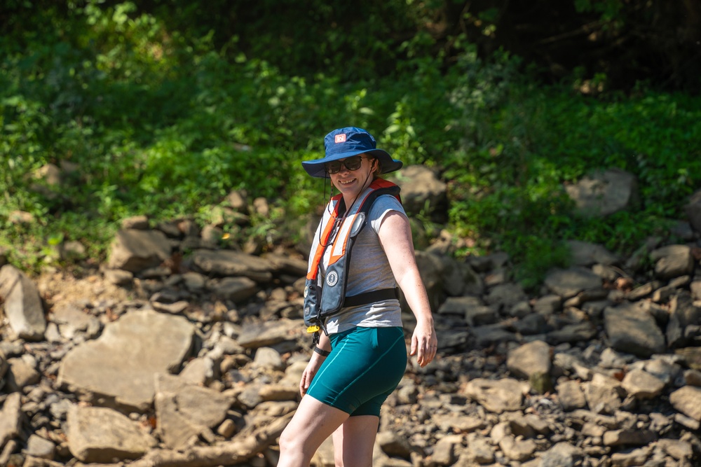 Employees from the U.S. Army Corps of Engineers Louisville District help to relocate mussels at Green River near Brownsville, KY, Sep. 6, 2024