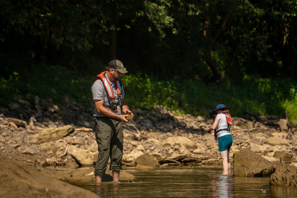 Employees from the U.S. Army Corps of Engineers Louisville District help to relocate mussels at Green River near Brownsville, KY, Sep. 6, 2024