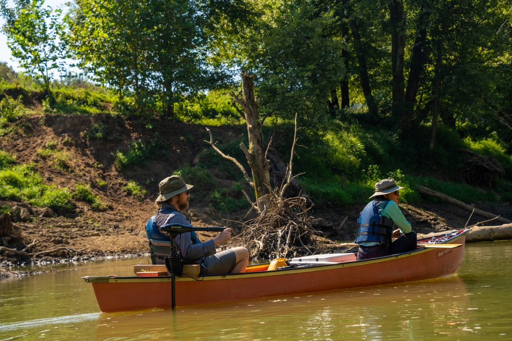 Employees from the U.S. Army Corps of Engineers Louisville District help to relocate mussels at Green River near Brownsville, KY, Sep. 6, 2024