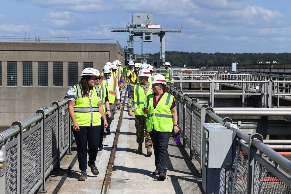 U.S. Army Engineer Research and Development Center Board of Directors visits Nashville District projects