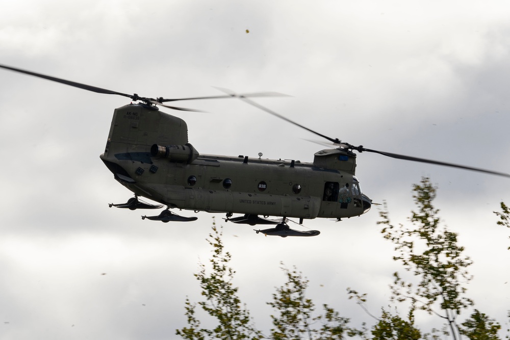 U.S. Air Force and Alaska Army National Guard conduct joint munitions sling load operations