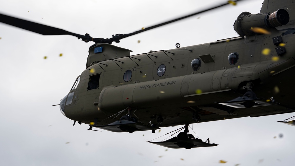 U.S. Air Force and Alaska Army National Guard conduct joint munitions sling load operations