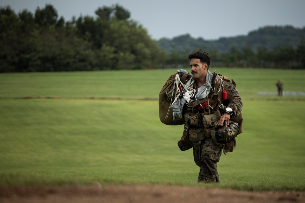 31st MEU | Parachute Operations