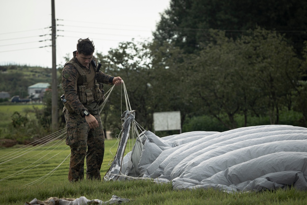 31st MEU | Parachute Operations