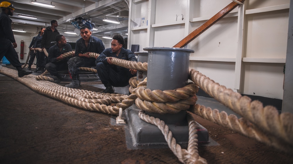 George Washington Sailors conduct Sea and Anchor detail