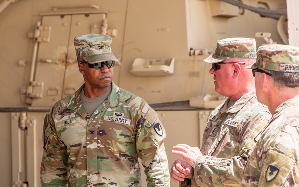 401st AFSB command and staff meet with Task Force Reaper