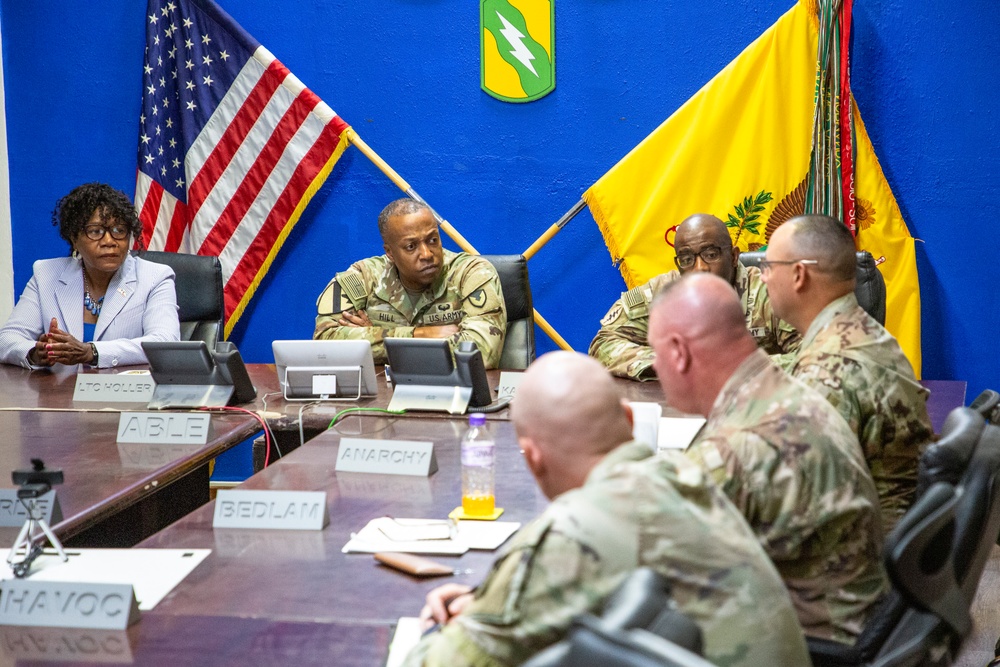 401st AFSB command and staff meet with Task Force Reaper