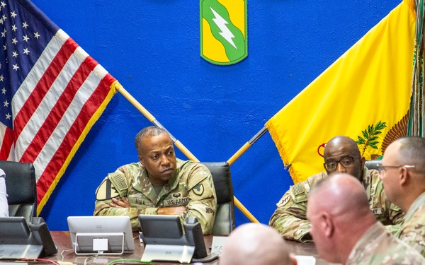 401st AFSB command and staff meet with Task Force Reaper