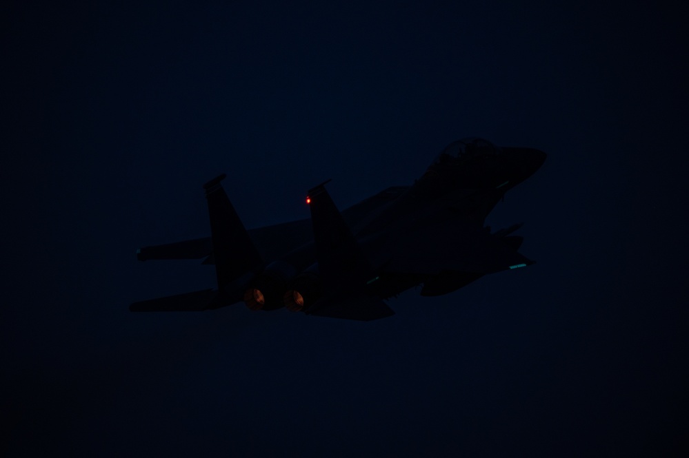 492nd Fighter Squadron begins Night Operations