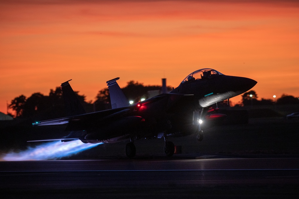 492nd Fighter Squadron begins Night Operations