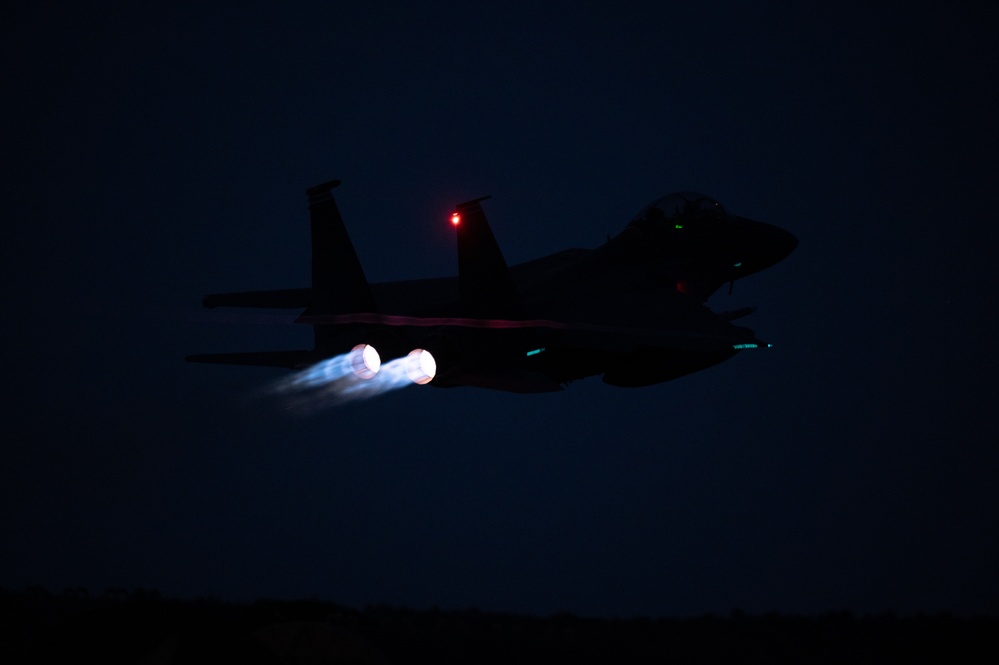 492nd Fighter Squadron begins Night Operations