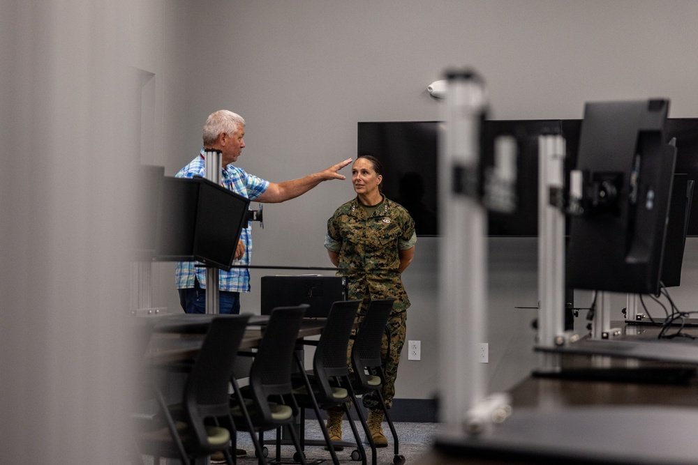 Lt. Gen. Shea Visits II MEF’s new Simulation Center