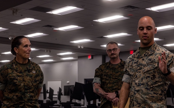 LtGen. Shea Visits II MEF’s new simulation center
