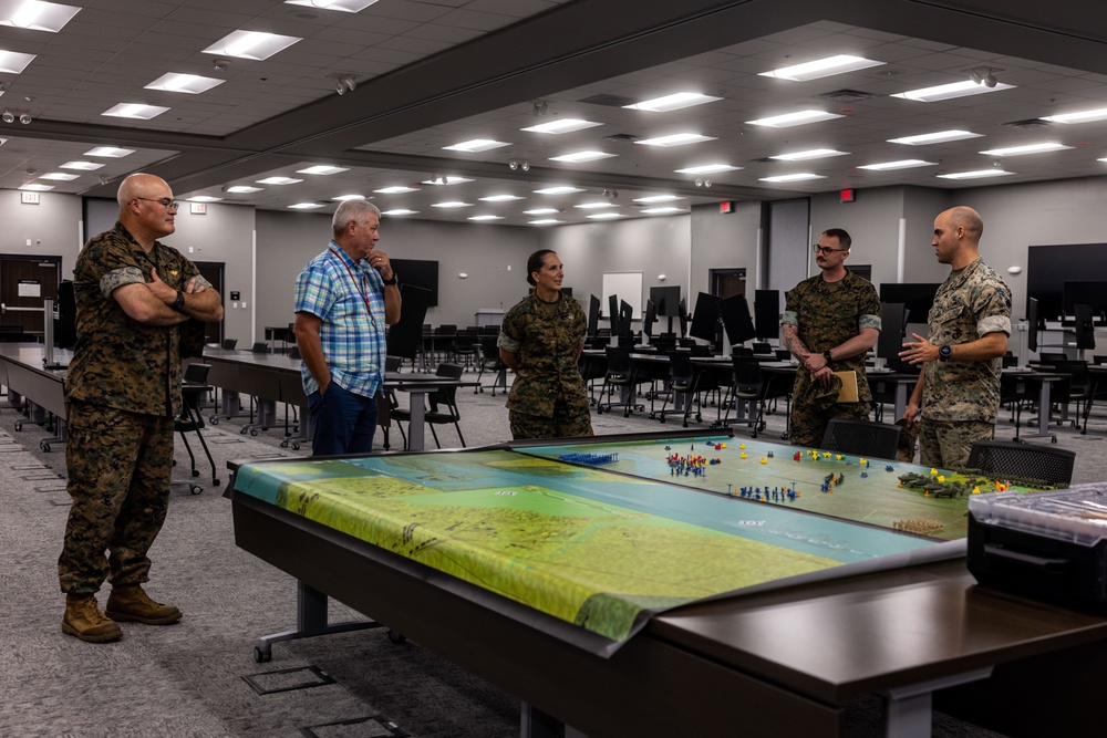 Lt. Gen. Shea Visits II MEF’s new Simulation Center