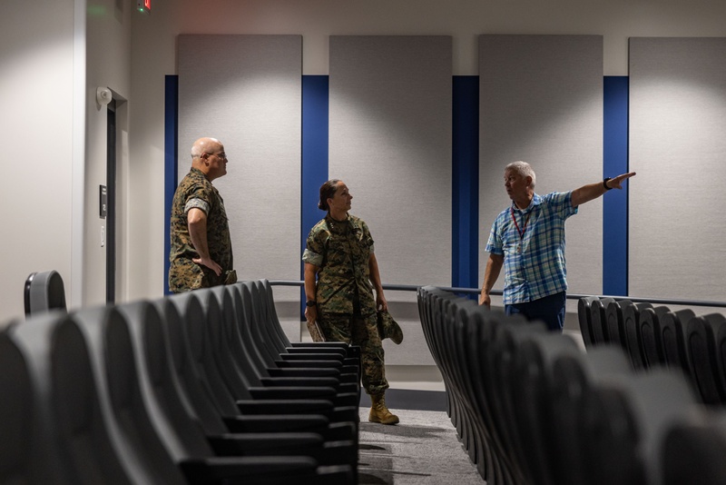 Lt. Gen. Shea Visits II MEF’s new simulation Center