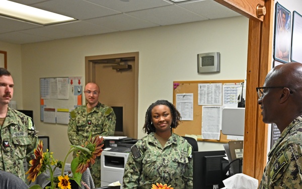 Fleet Master Chief Don Davis visits Naval Hospital Bremerton