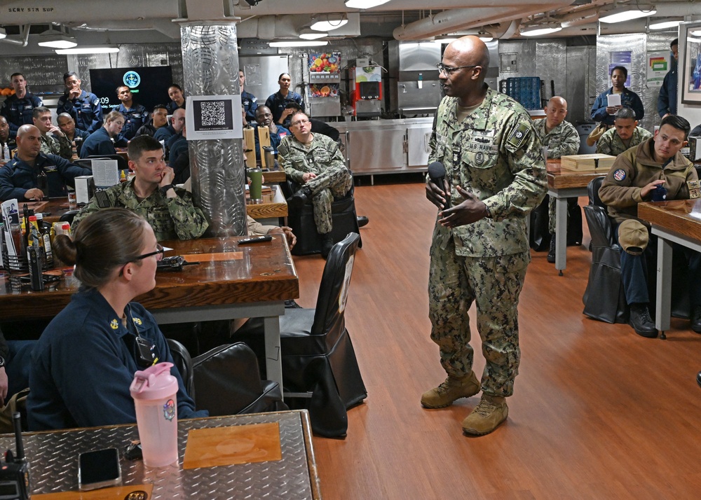 Fleet Master Chief Don Davis visits USS Ronald Reagan (CVN 76)