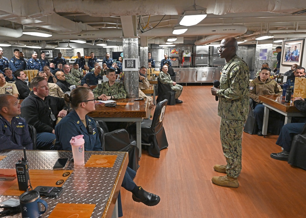 Fleet Master Chief Don Davis visits USS Ronald Reagan (CVN 76)