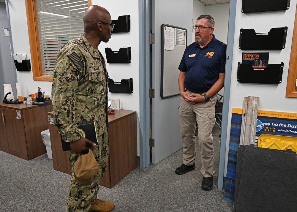 Fleet Master Chief Don Davis visits Naval Base Kitsap - Bangor