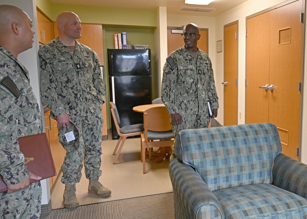 Fleet Master Chief Don Davis visits Naval Base Kitsap - Bremerton