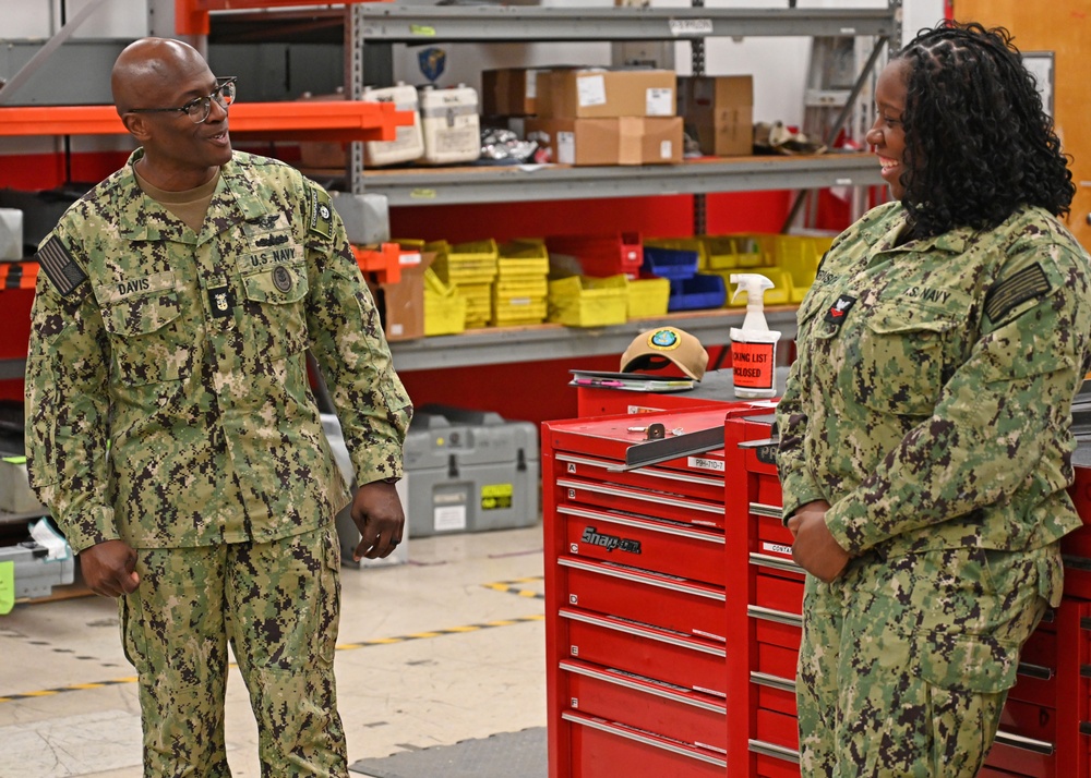 Fleet Master Chief Don Davis visits Naval Air Station Whidbey Island