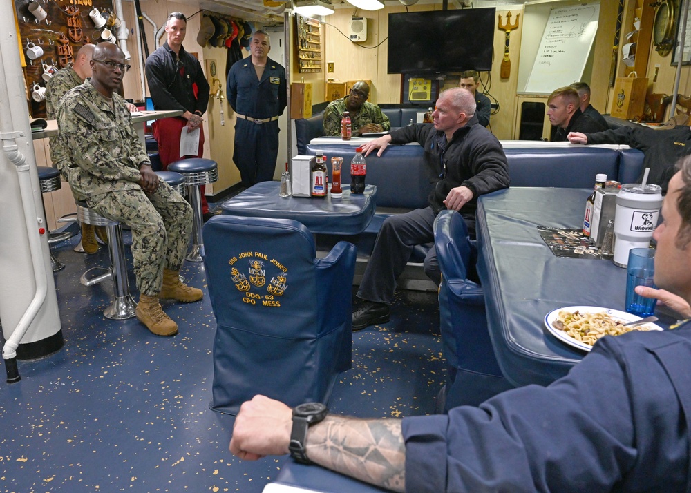 Fleet Master Chief Don Davis visits USS John Paul Jones (DDG-53)