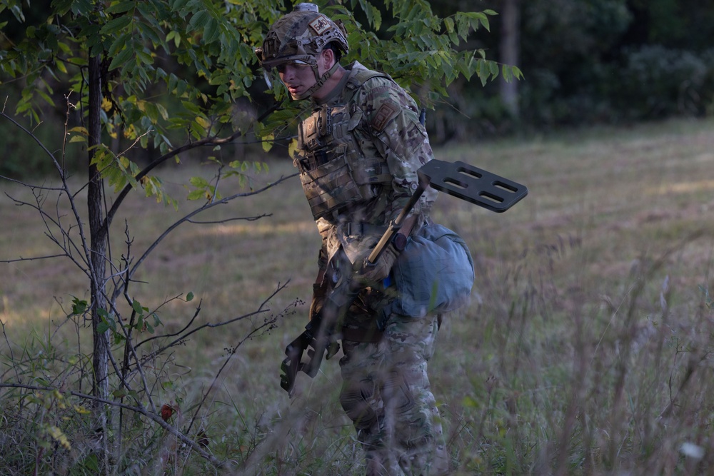 MCAS Cherry Point EOD Conducts Joint Training with 123d EOD