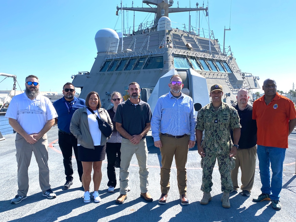 DLA Aviation Visits USS Billings (LCS 15)