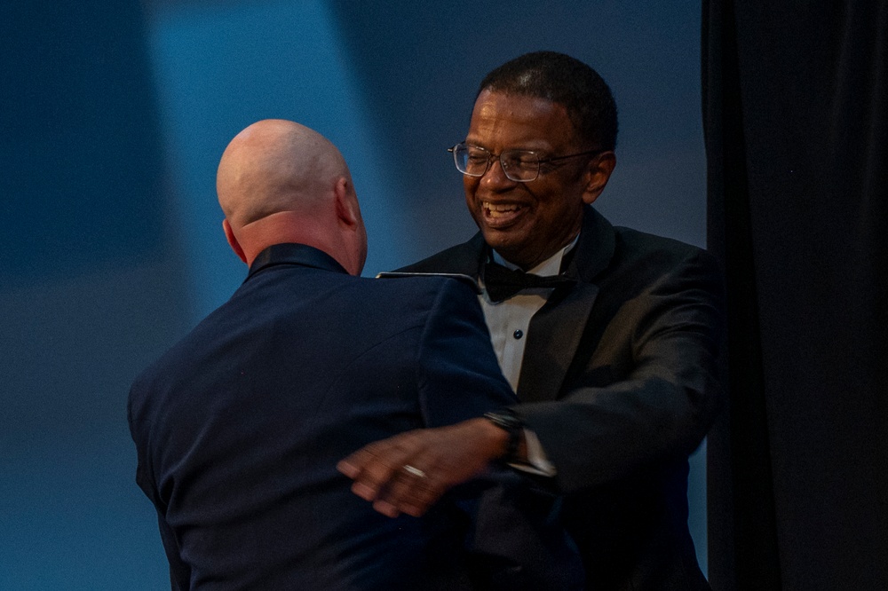 Fairchild AFB hosts Air Force Ball, commemorates AF's 77th birthday