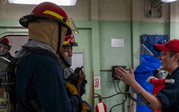 USS America (LHA 6) Conducts Damage Control Training