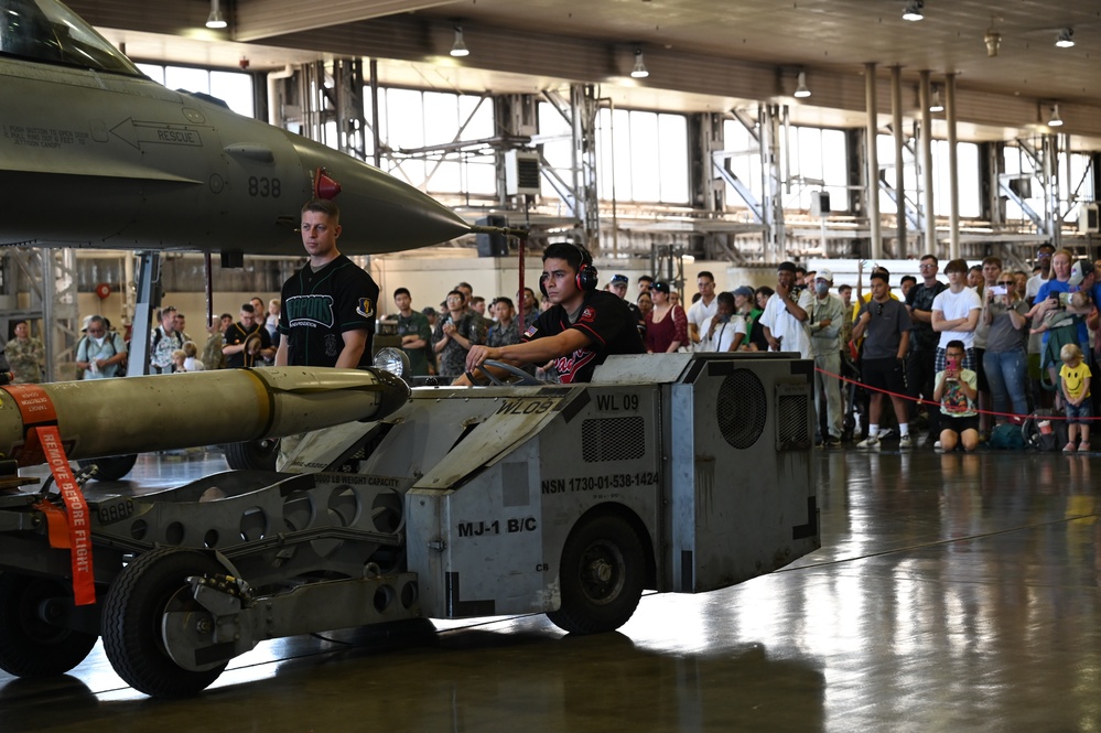 Weapons load crews show warrior spirit in Third quarter load competition