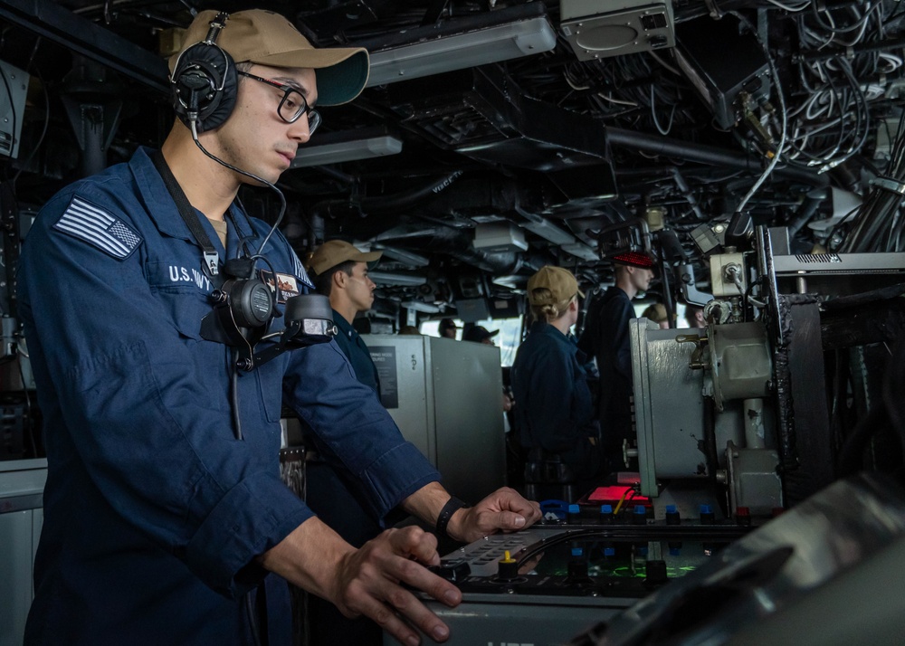 Boxer steamBoxer conducts port visit in Sasebo s into Sasabo