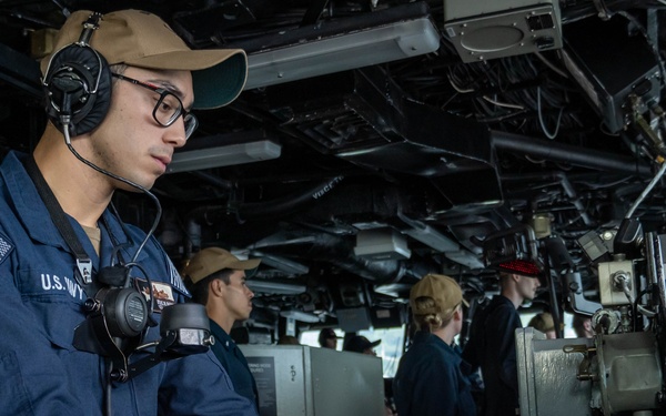 Boxer steamBoxer conducts port visit in Sasebo s into Sasabo