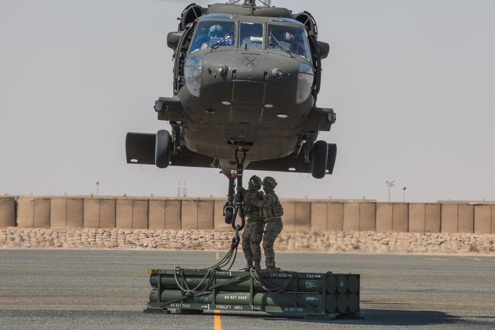 U.S. Soldiers conduct sling load operations to build readiness