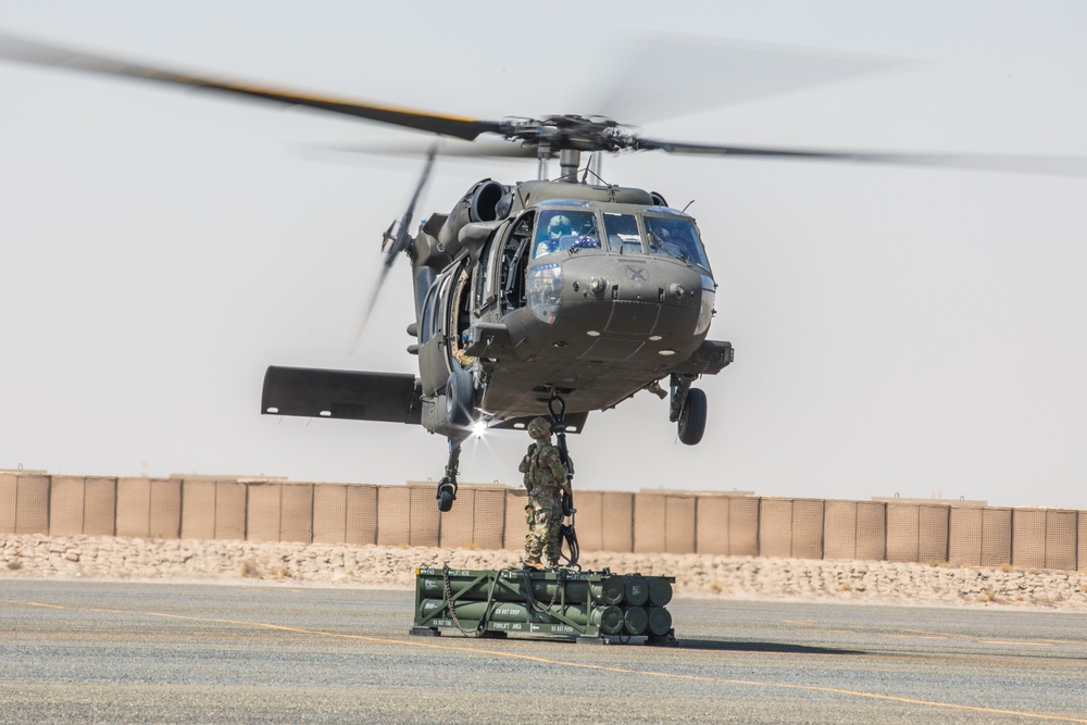 U.S. Soldiers conduct sling load operations to build readiness