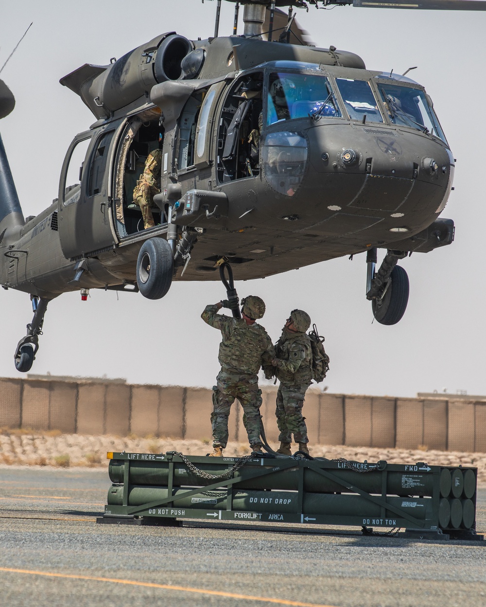 U.S. Soldiers conduct sling load operations to build readiness