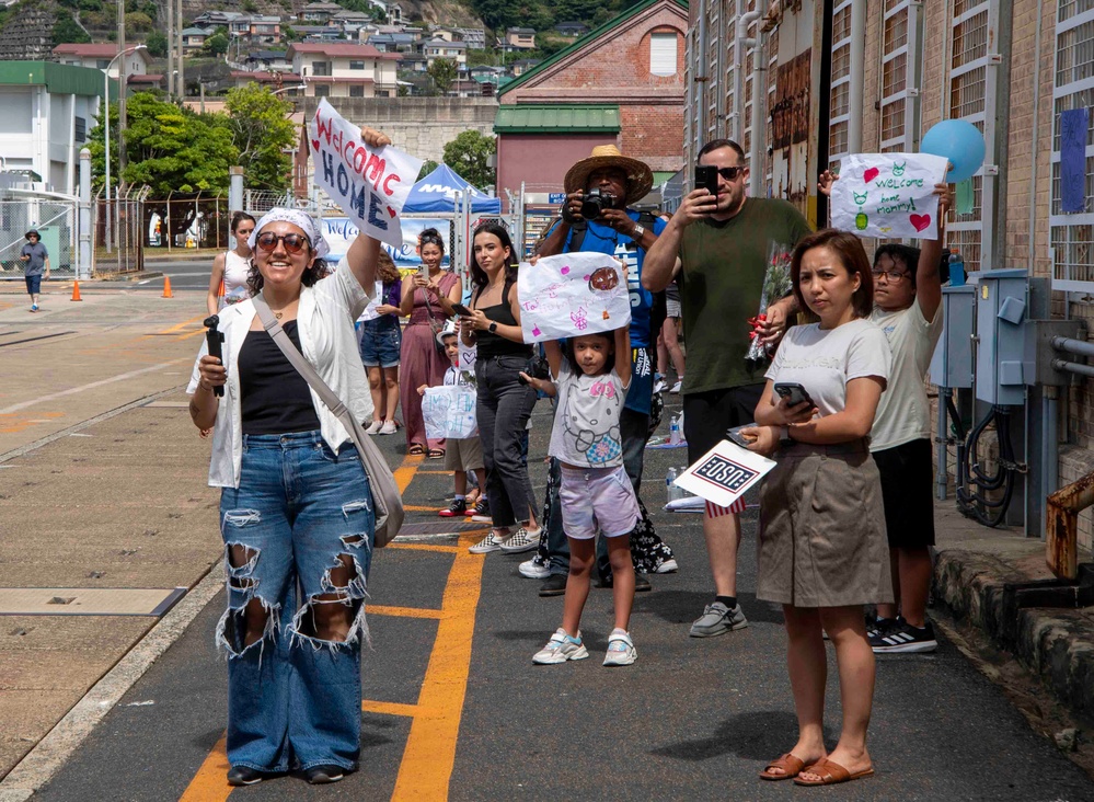 USS San Diego (LPD 22) Arrives in Sasebo, Japan