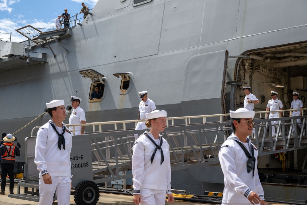 USS San Diego (LPD 22) Arrives in Sasebo, Japan