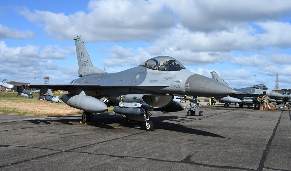 Triple Nickel, Buzzards F-16s ready at RAF Mildenhall for Cobra Warrior