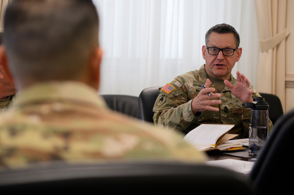 HON Jacobson and SMA hold a Senior NCO council
