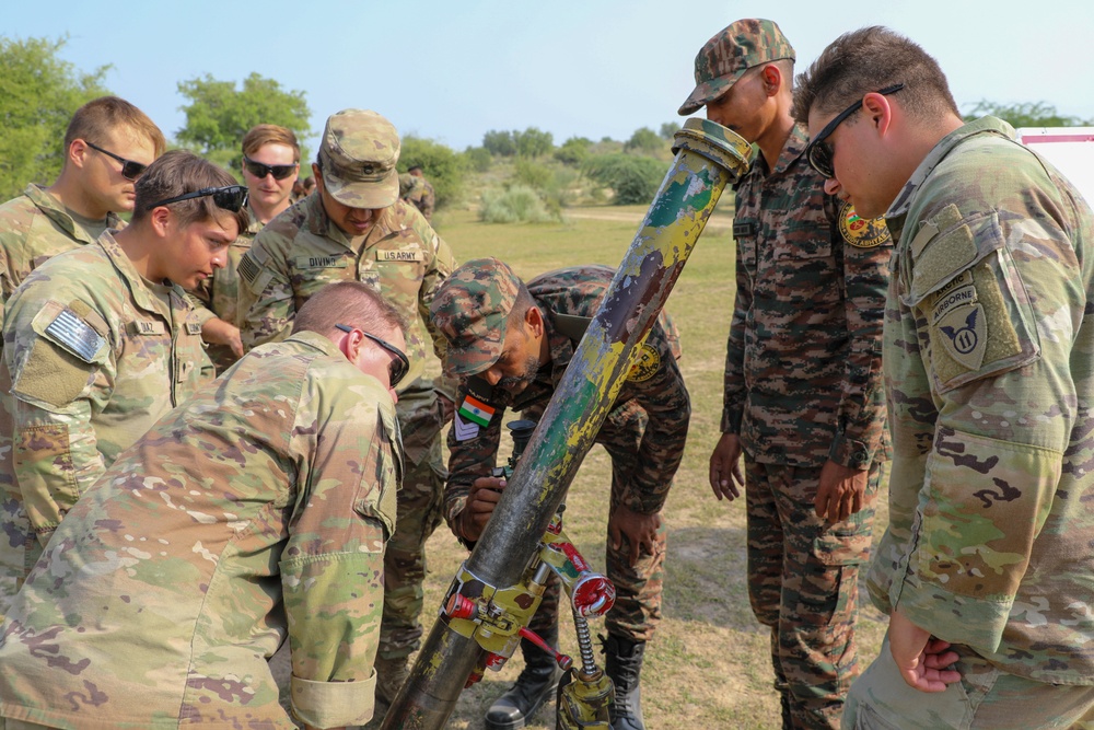 U.S. and Indian Army demonstrate artillery at YA 2024