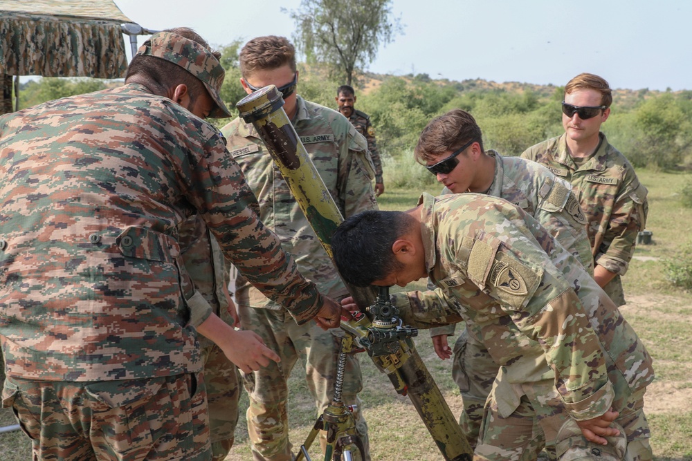 U.S. and Indian Army demonstrate artillery at YA 2024