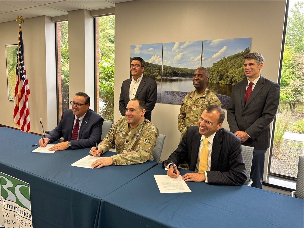 Signing Ceremony for F.E. Walter Dam Re-Evaluation Study